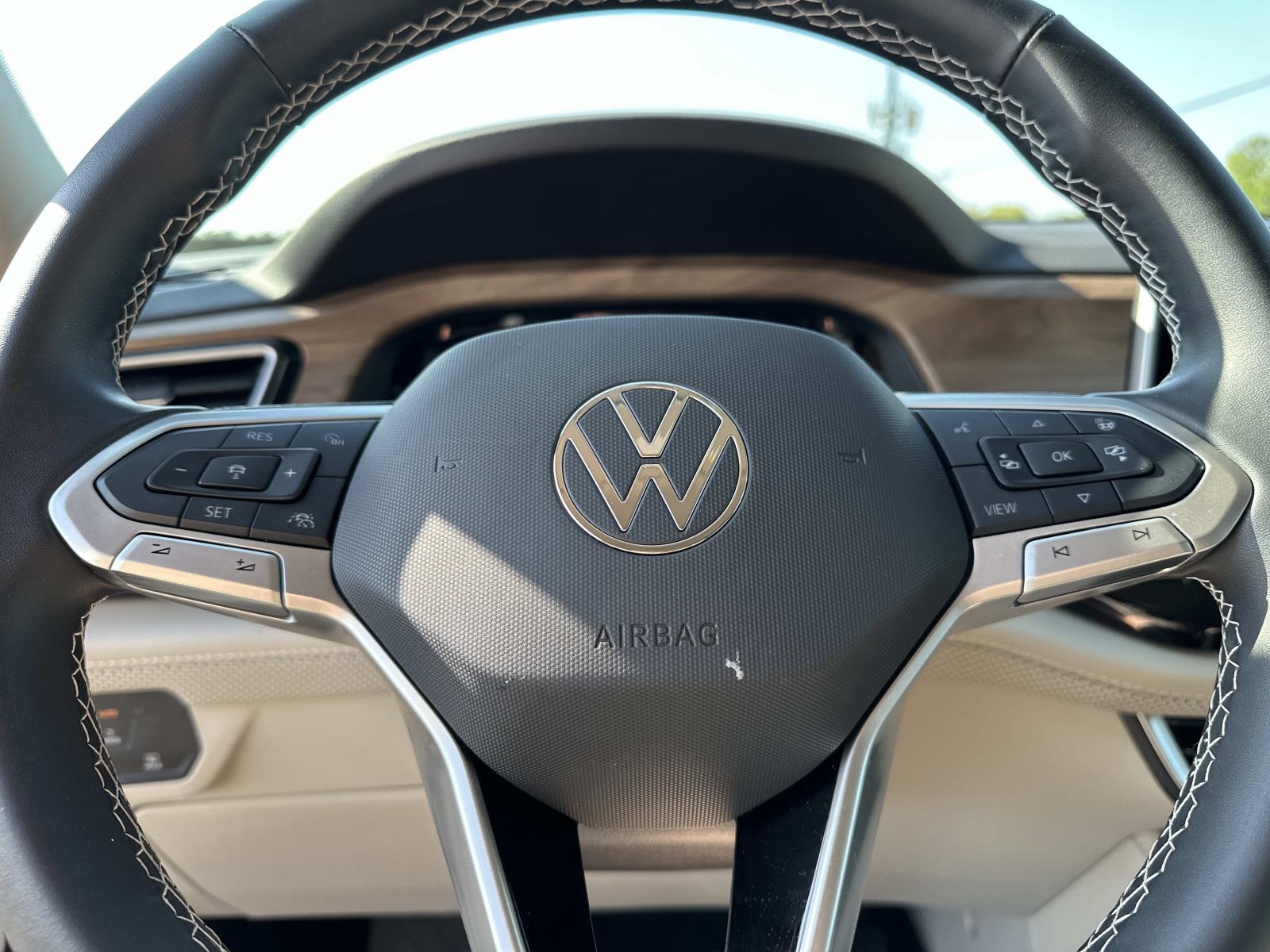 2025 Volkswagen Atlas SE Technology photo 15