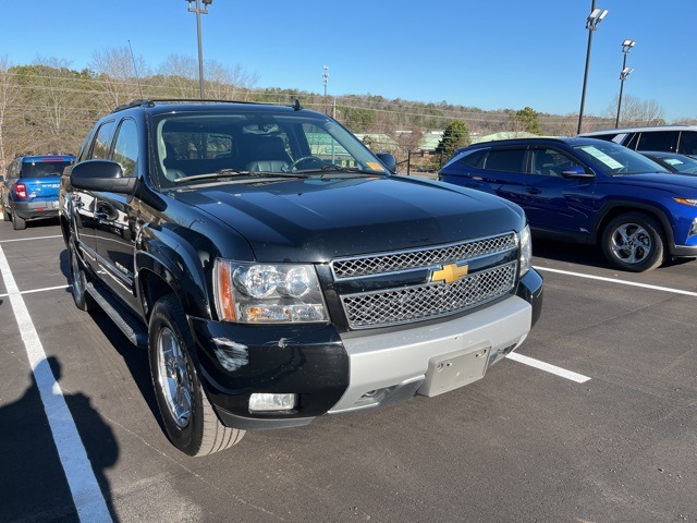 2013 Chevrolet Avalanche LT's photo