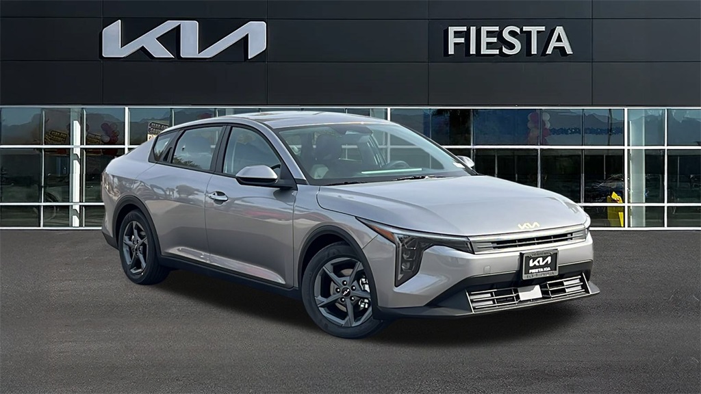 2025 Kia K4 LXS's photo