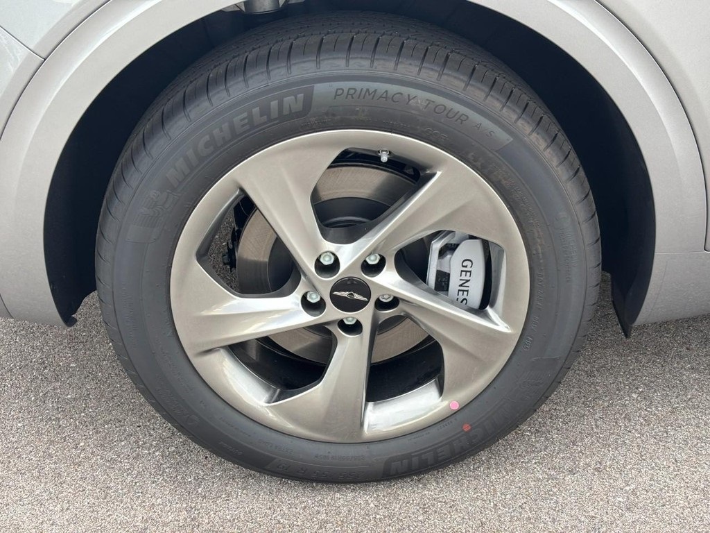 2026 Genesis GV70 2.5T Advanced photo 4