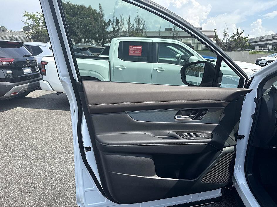 2025 Nissan Murano Platinum photo 4