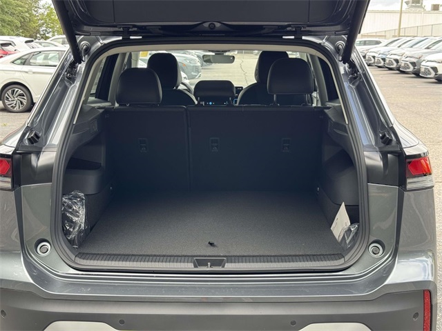 2025 Volkswagen Tiguan SE photo 27