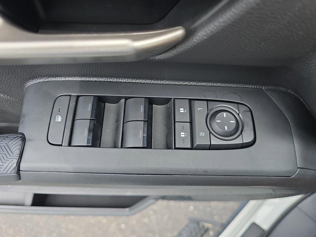 2024 Toyota Tacoma TRD Off-Road photo 24