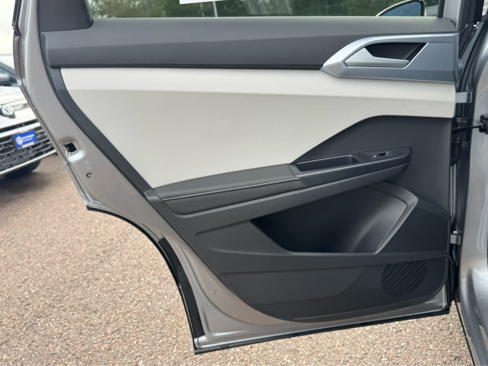 2025 Volkswagen Taos SE photo 26