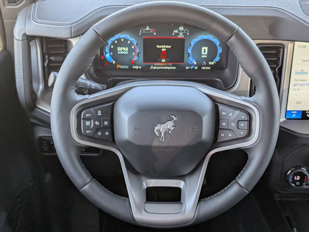 2025 Ford Bronco Outer Banks photo 8