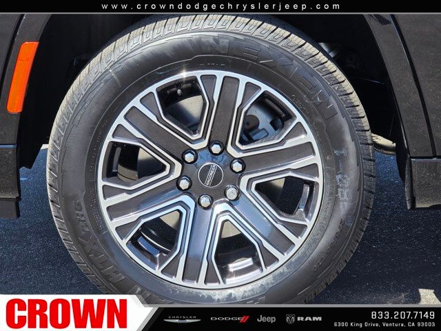 2025 Jeep Wagoneer Base photo 9