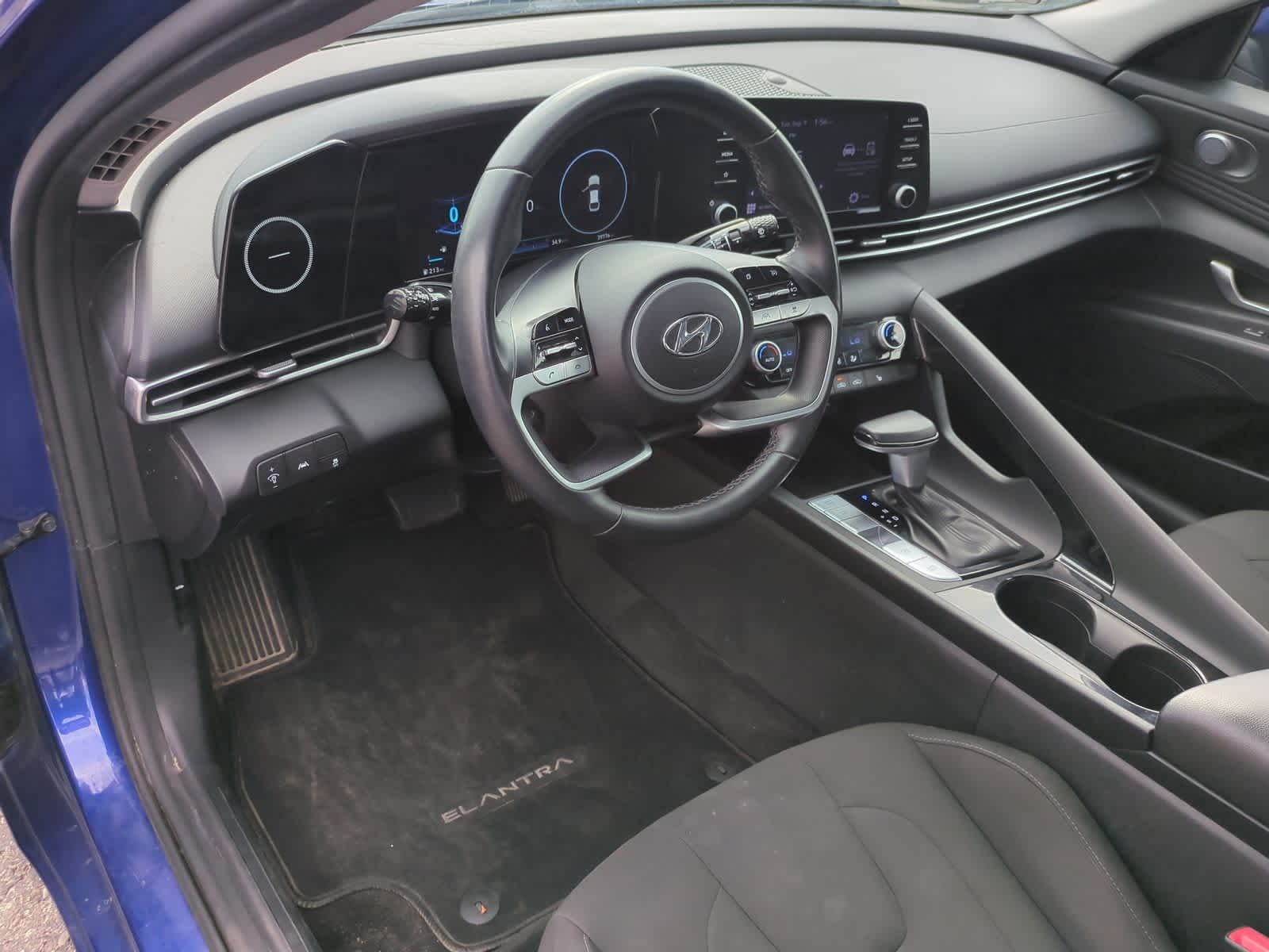 2022 Hyundai Elantra SEL Convenience photo 10