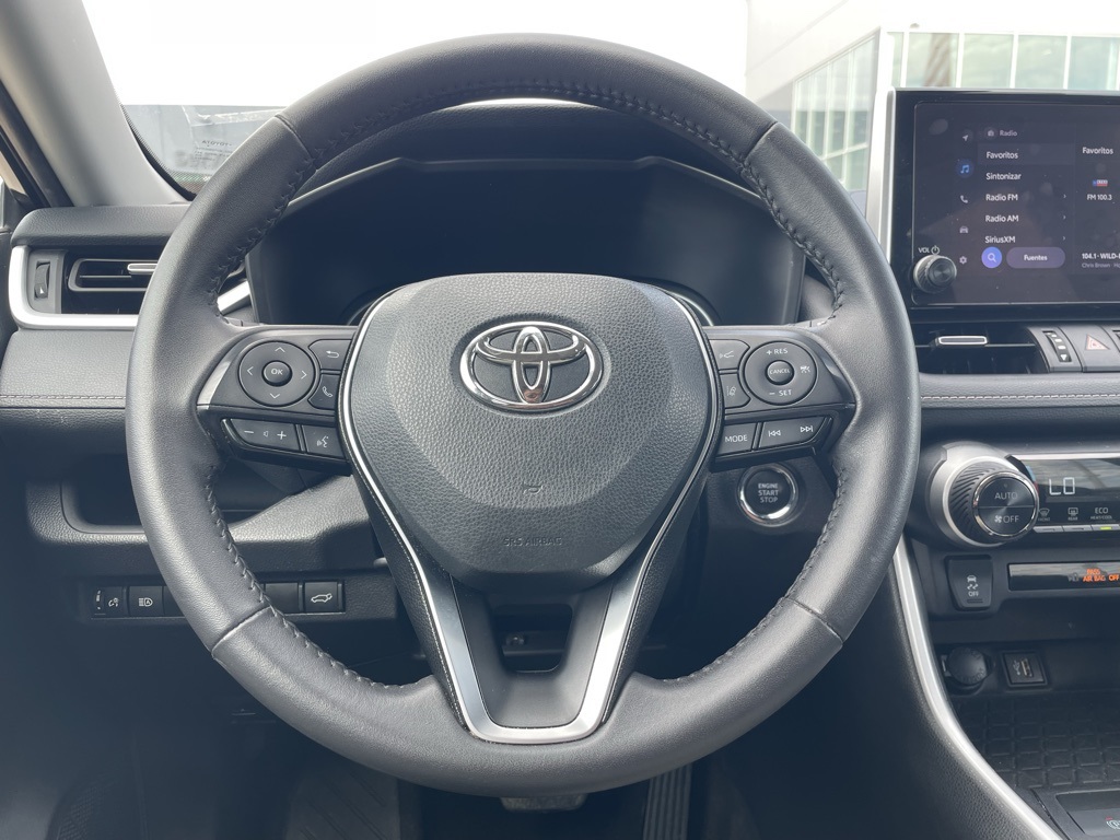 2024 Toyota RAV4 XLE Premium photo 6