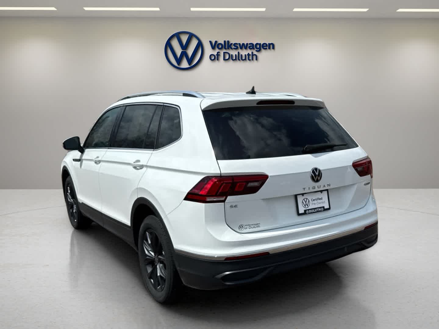 Certified 2024 Volkswagen Tiguan SE with VIN 3VV2B7AX0RM112946 for sale in Hermantown, Minnesota