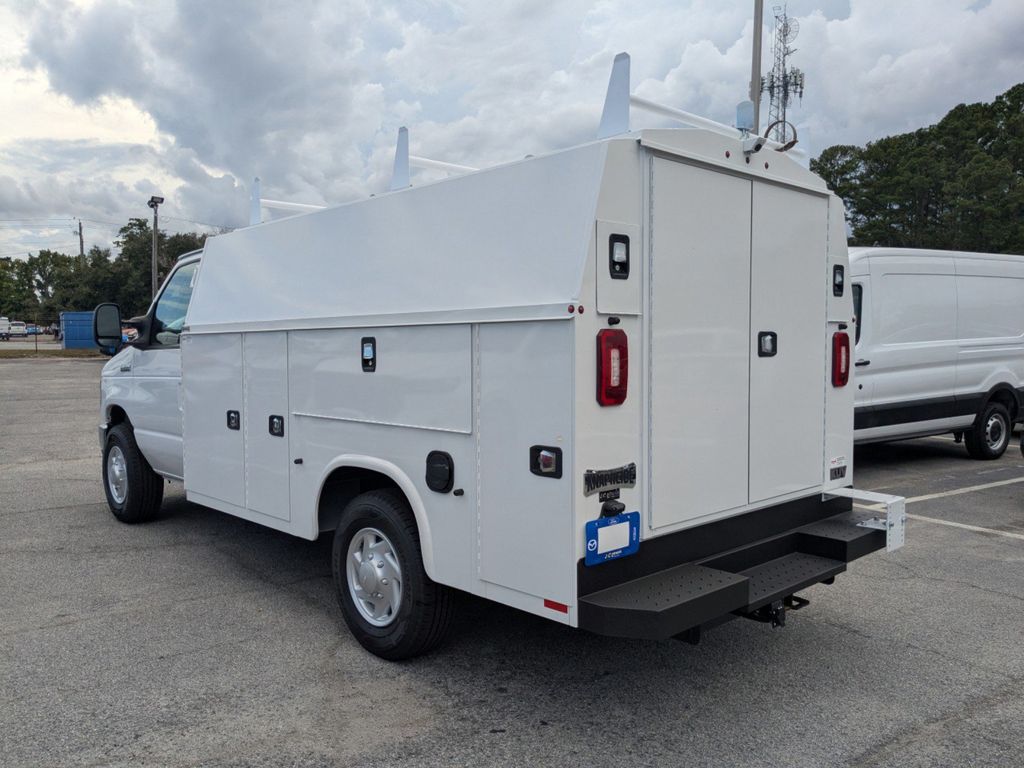2026 Ford E-350 Base photo 6