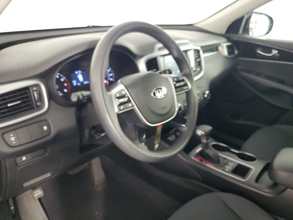 2020 Kia Sorento LX photo 10