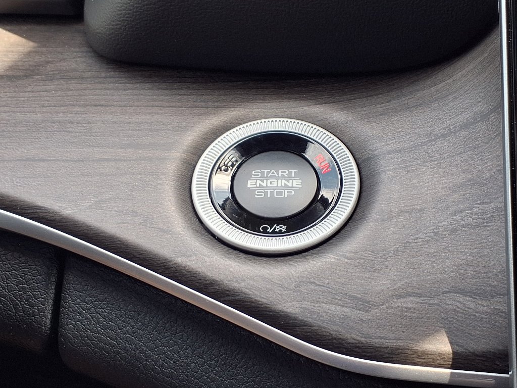 2025 Jeep Grand Cherokee Limited photo 10