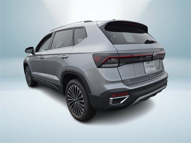 2025 Volkswagen Taos SE photo 3