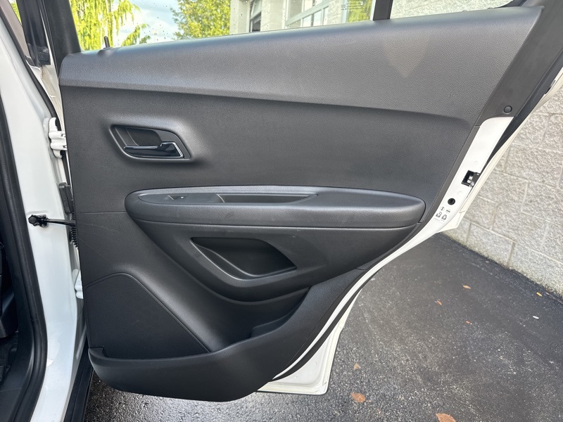 2018 Chevrolet Trax LS photo 32
