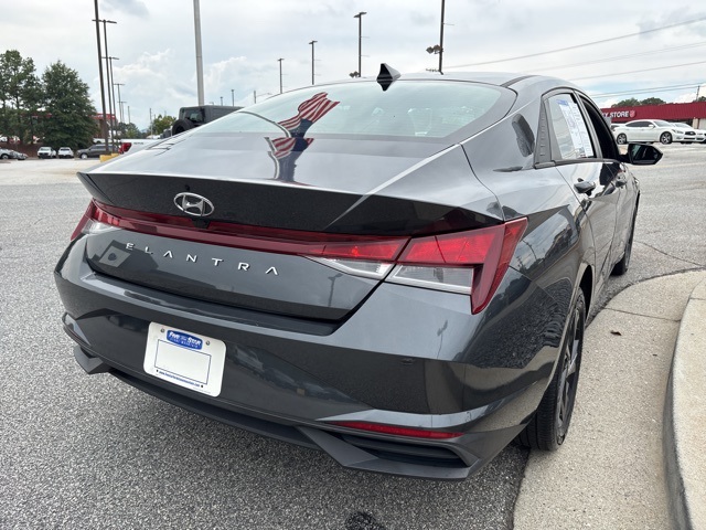 2021 Hyundai Elantra SEL photo 7