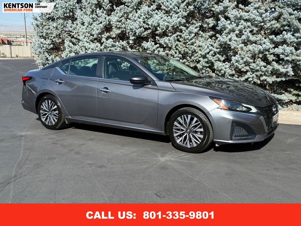 2024 Nissan Altima 2.5 SV photo 11