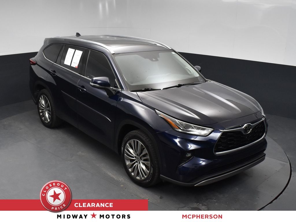 2021 Toyota Highlander Platinum's photo