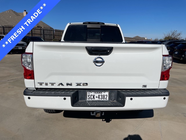 2017 Nissan Titan SV photo 4
