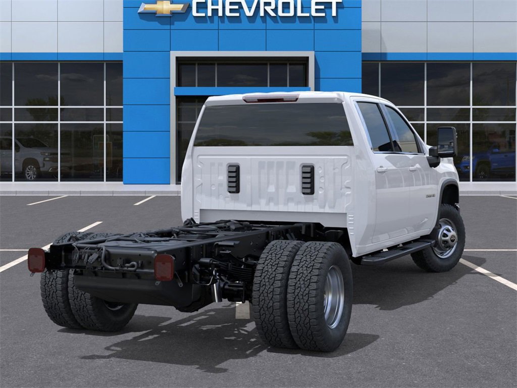 2025 Chevrolet Silverado 3500HD Work Truck photo 3