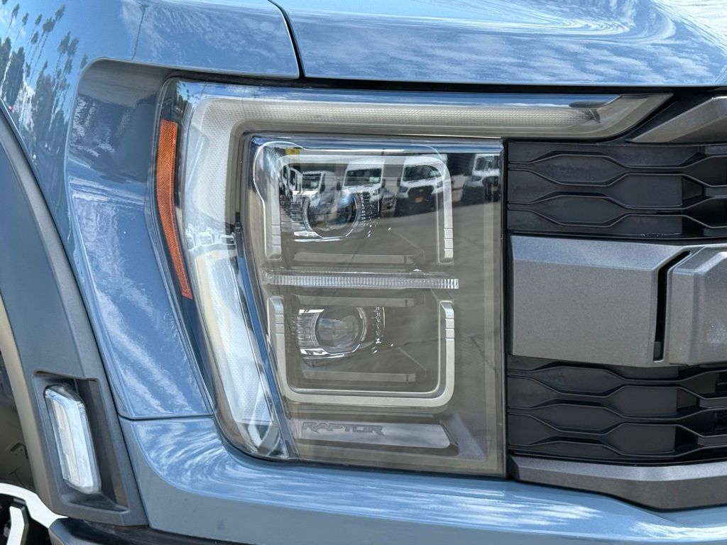 2023 Ford F-150 Raptor photo 3