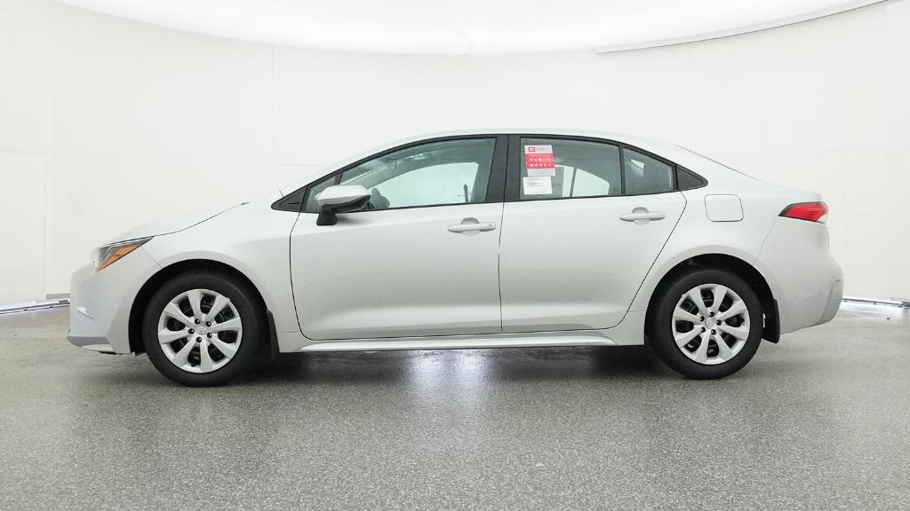 2025 Toyota Corolla LE photo 9