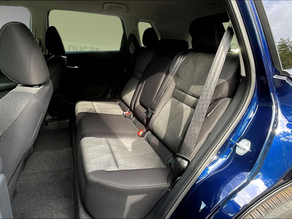 2026 Nissan Rogue SV photo 8