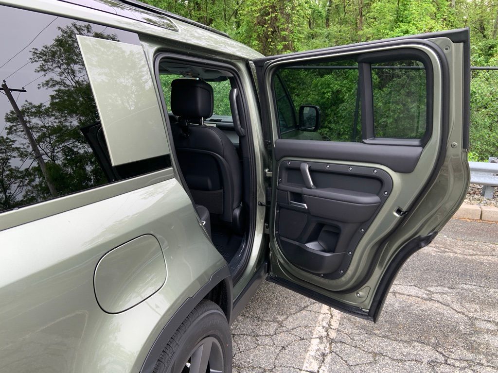 2025 Land Rover Defender 110 S photo 16
