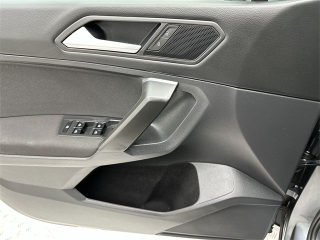 2021 Volkswagen Tiguan S photo 5