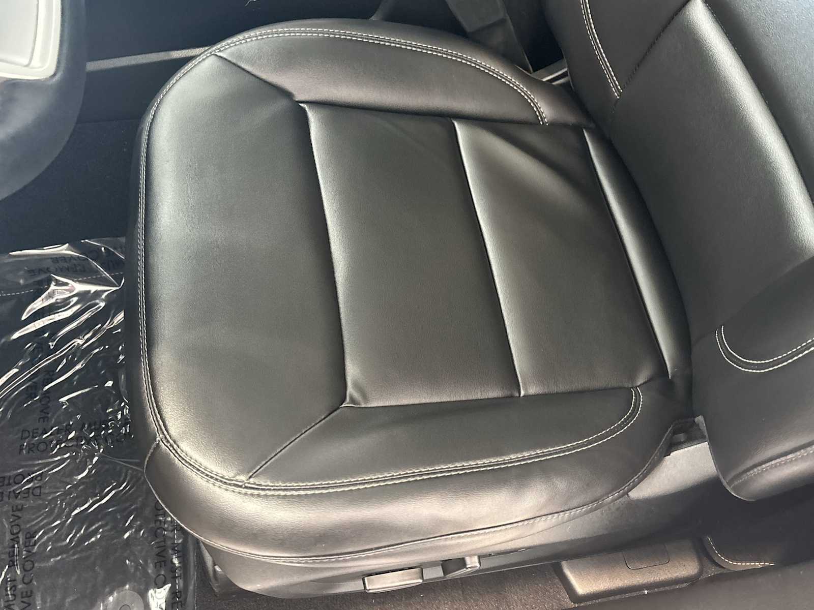 2023 Ford Explorer XLT photo 18