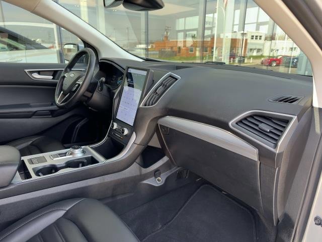 2022 Ford Edge SEL photo 39