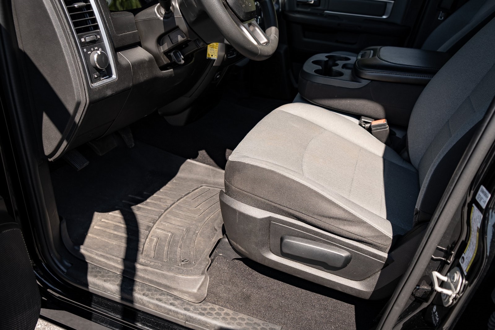 2024 Ram 1500 Classic SLT photo 14