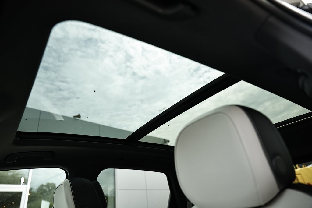2026 Porsche Cayenne photo 23