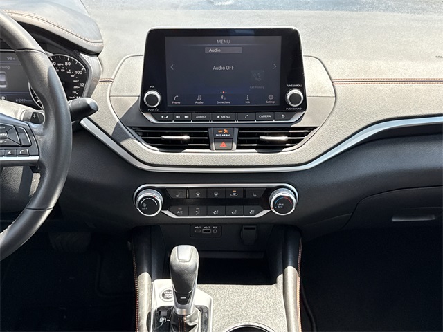 2022 Nissan Altima 2.5 SR photo 12