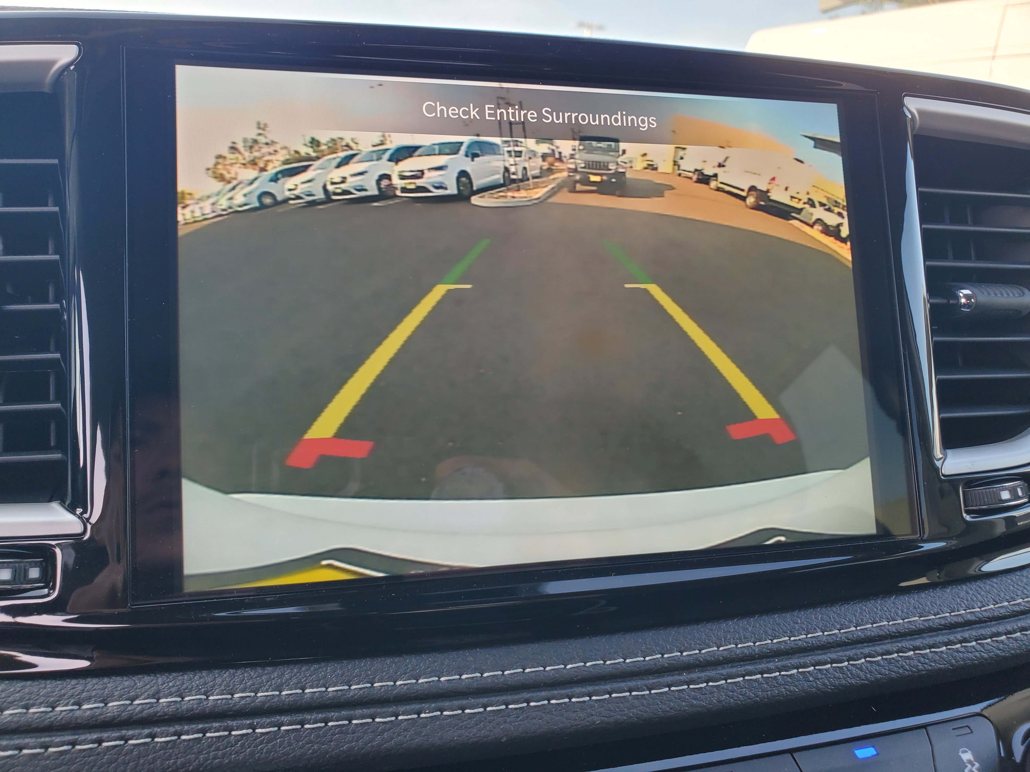 2024 Chrysler Pacifica Touring L photo 10