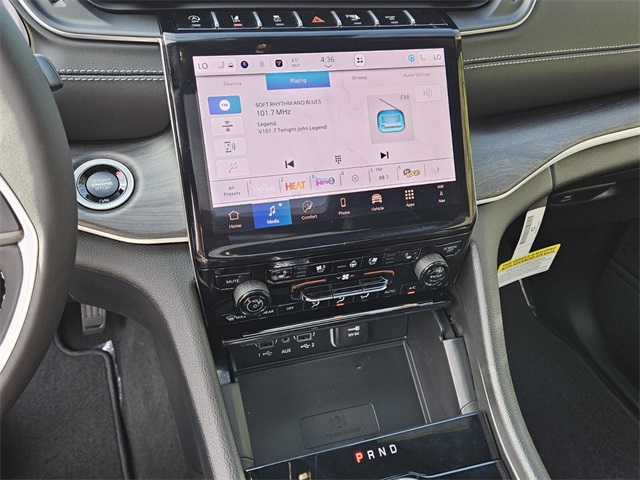 2025 Jeep Grand Cherokee Limited photo 18