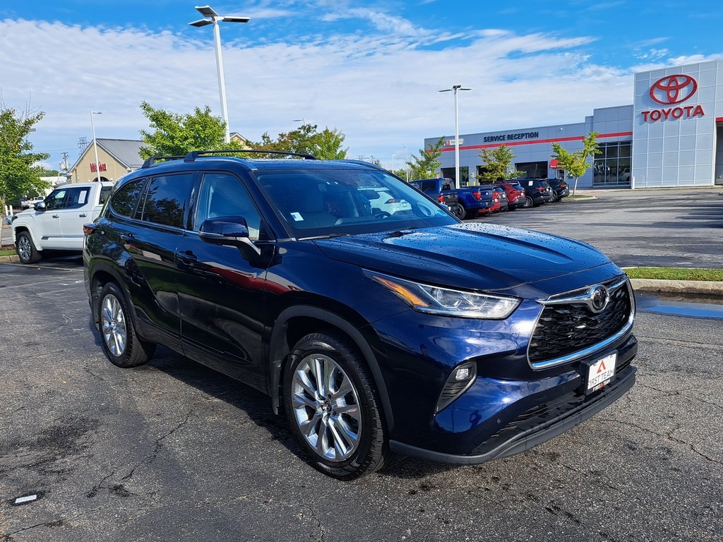 2023 Toyota Highlander Limited photo 4