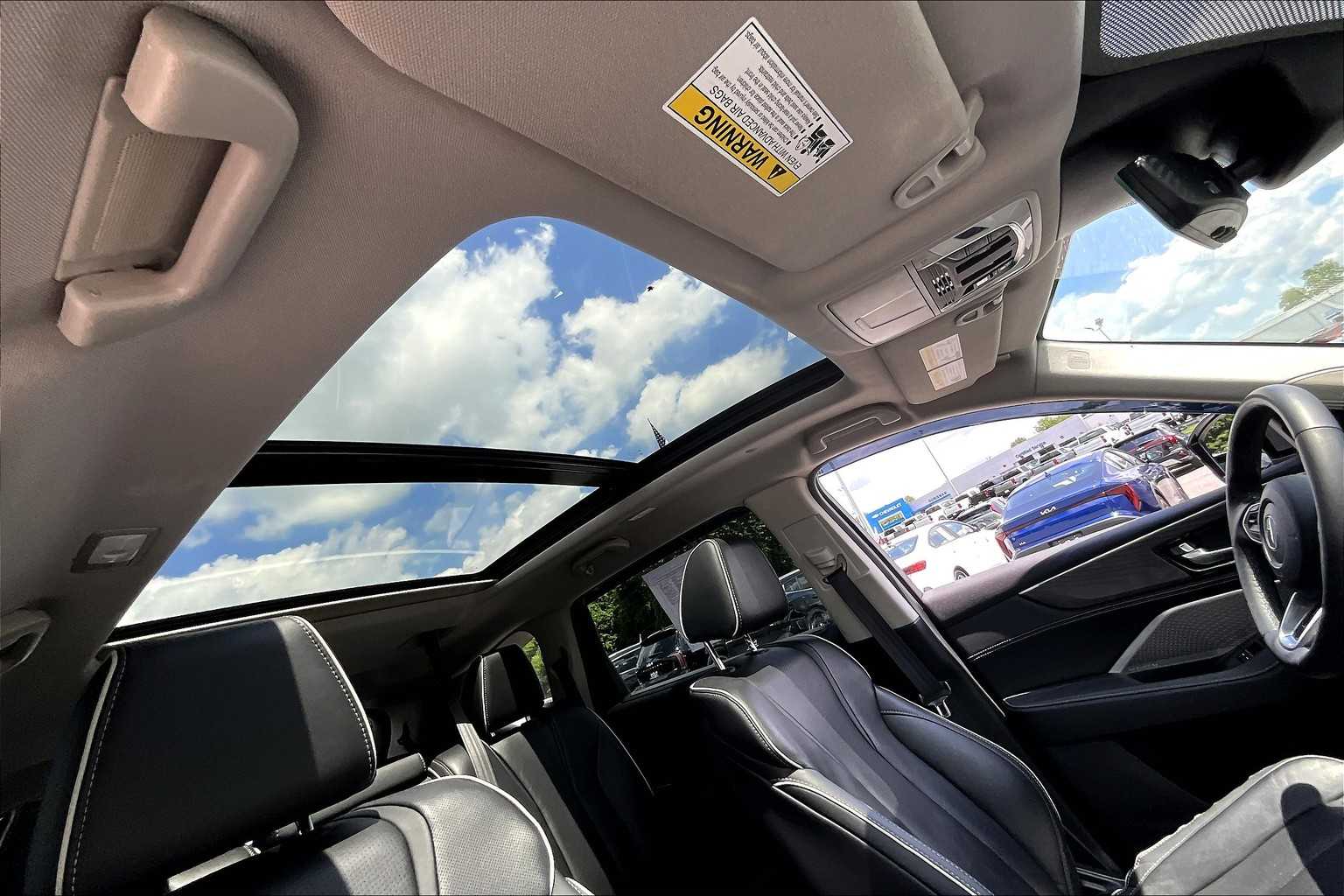 2023 Acura MDX SH-AWD Advance photo 17