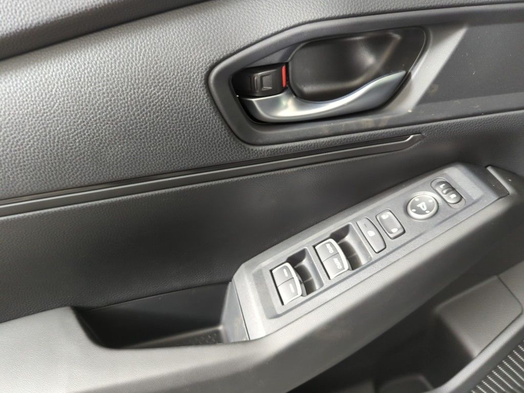 2025 Honda Accord LX 1.5T photo 12
