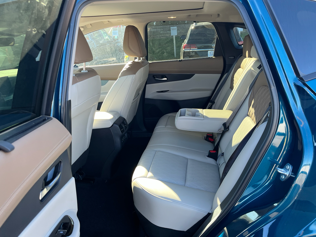 2025 Nissan Murano Platinum photo 2