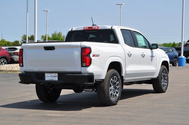 2025 Chevrolet Colorado Z71 photo 3