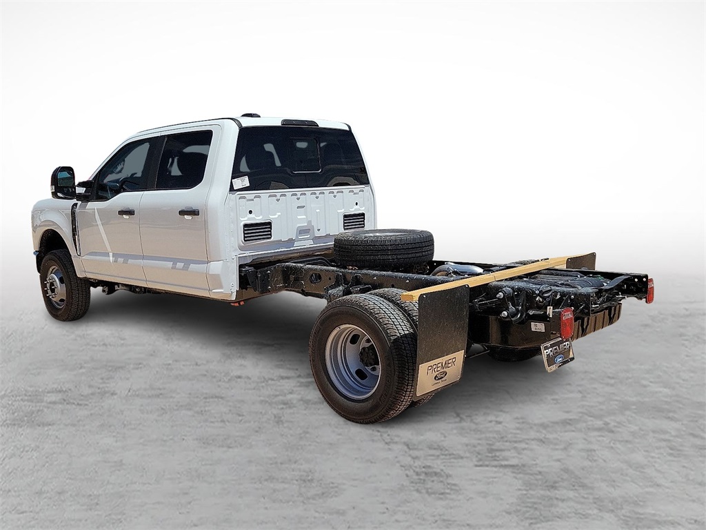 2025 Ford F-350 photo 7