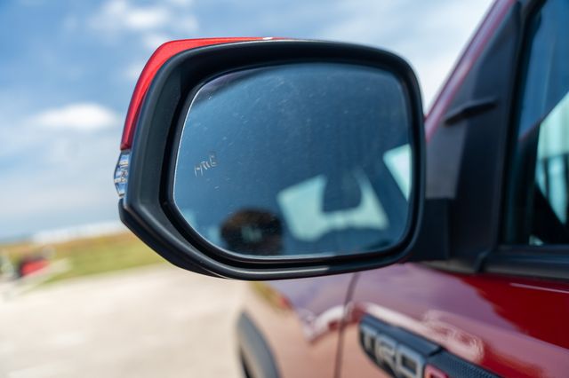 2017 Toyota Tacoma TRD Pro photo 19