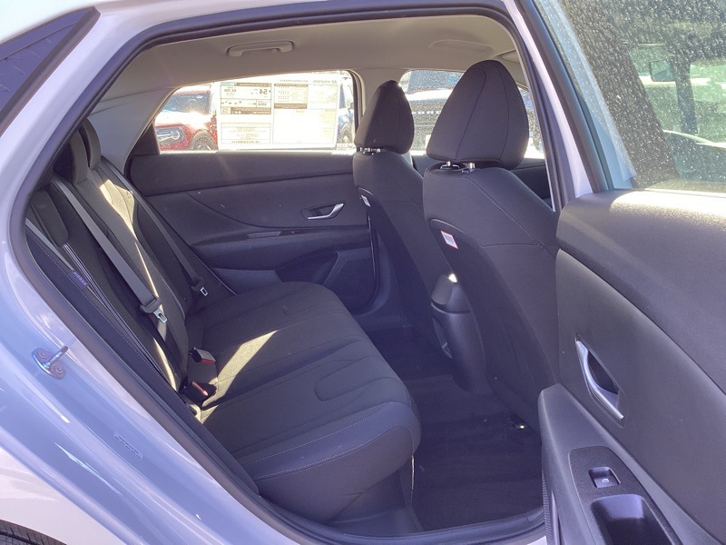2025 Hyundai Elantra Hybrid Blue photo 12