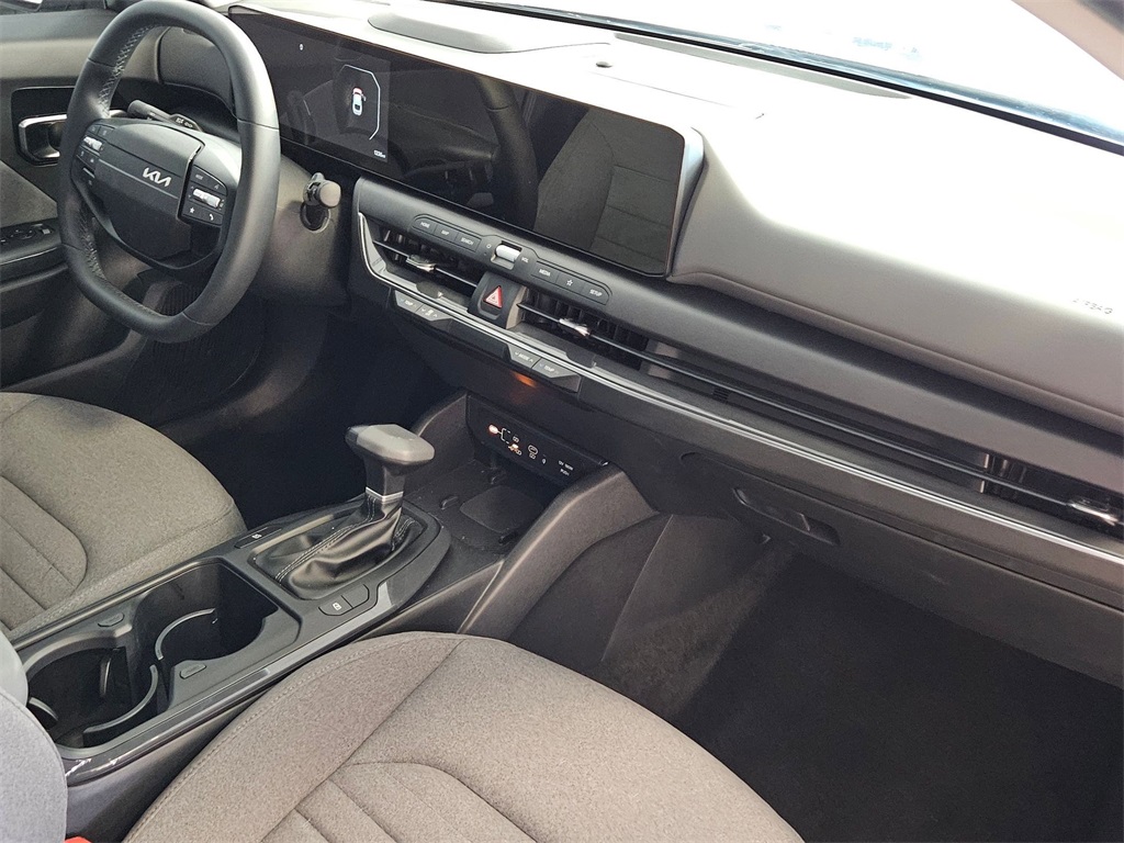2025 Kia K4 EX photo 26