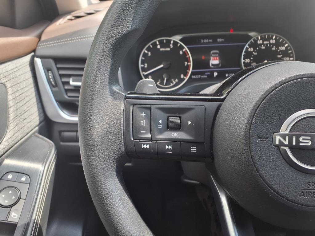 2023 Nissan Rogue SV photo 13