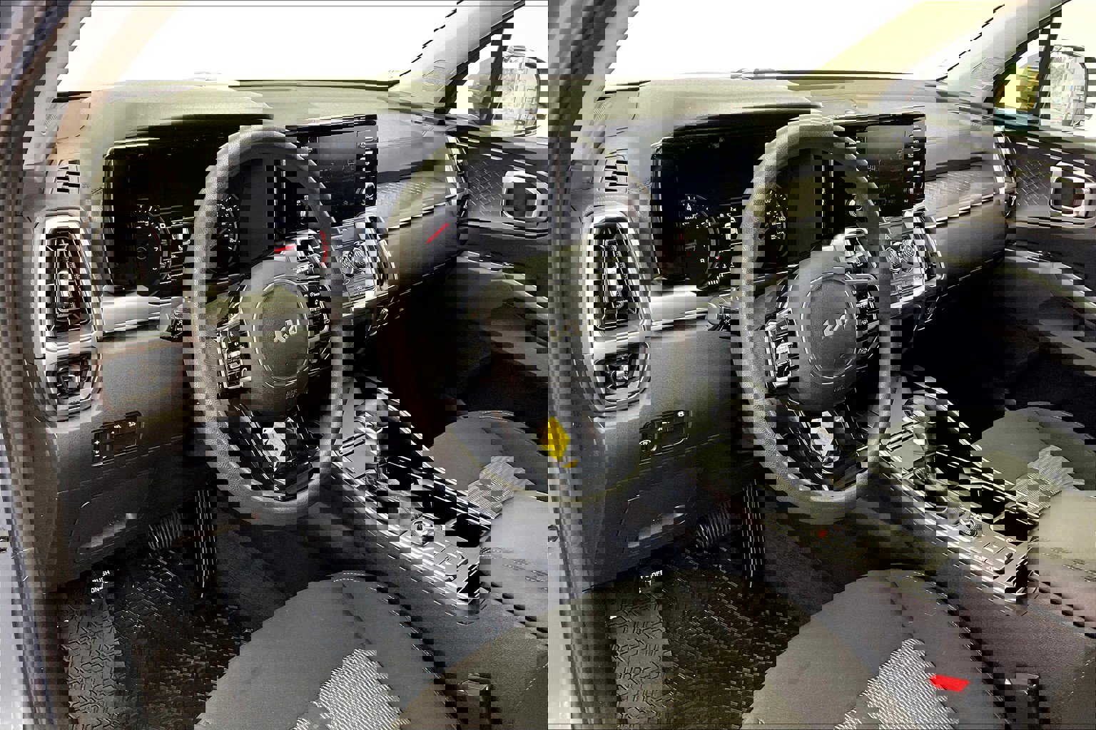 2022 Kia Sorento LX photo 13