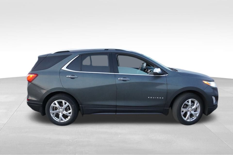 2019 Chevrolet Equinox Premier photo 2
