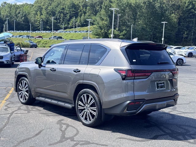 2023 Lexus LX 600 Luxury photo 4