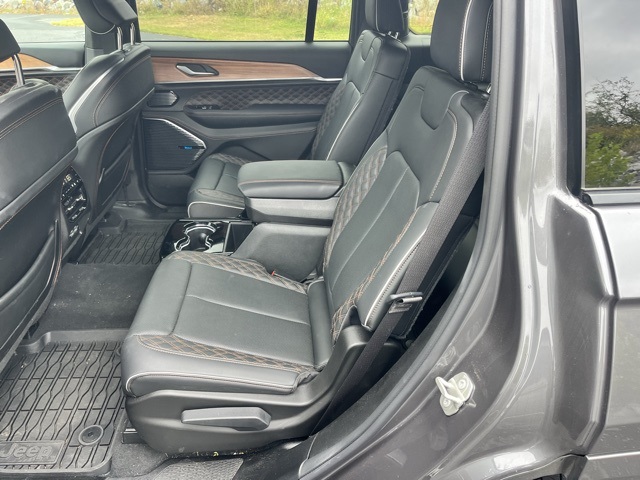 2024 Jeep Grand Cherokee L Summit photo 13