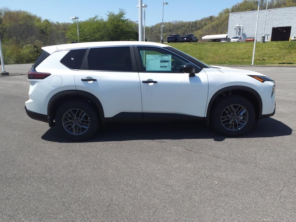 2025 Nissan Rogue S photo 2